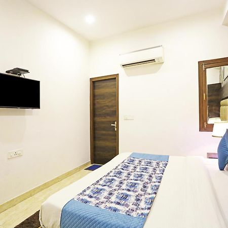 Hotel The Kiara Near Delhi Airport New Delhi Bagian luar foto