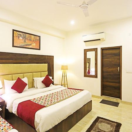 Hotel The Kiara Near Delhi Airport New Delhi Bagian luar foto