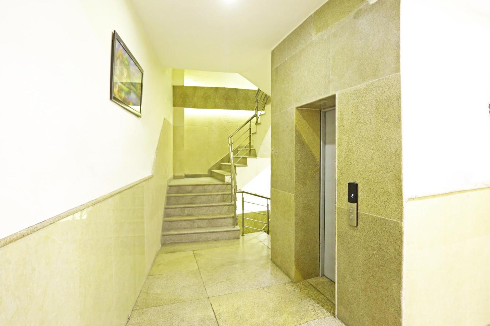 Hotel The Kiara Near Delhi Airport New Delhi Bagian luar foto
