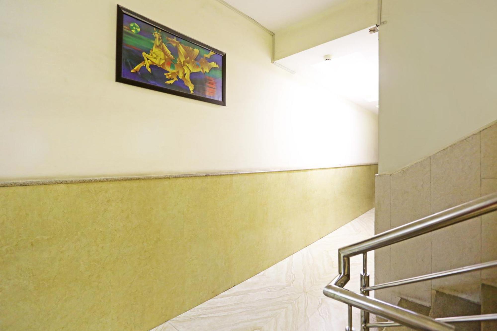 Hotel The Kiara Near Delhi Airport New Delhi Bagian luar foto