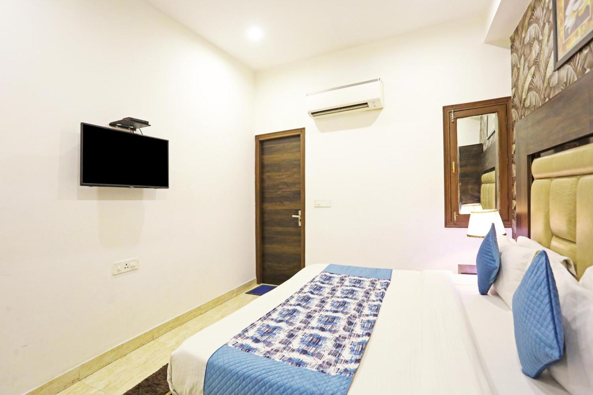 Hotel The Kiara Near Delhi Airport New Delhi Bagian luar foto
