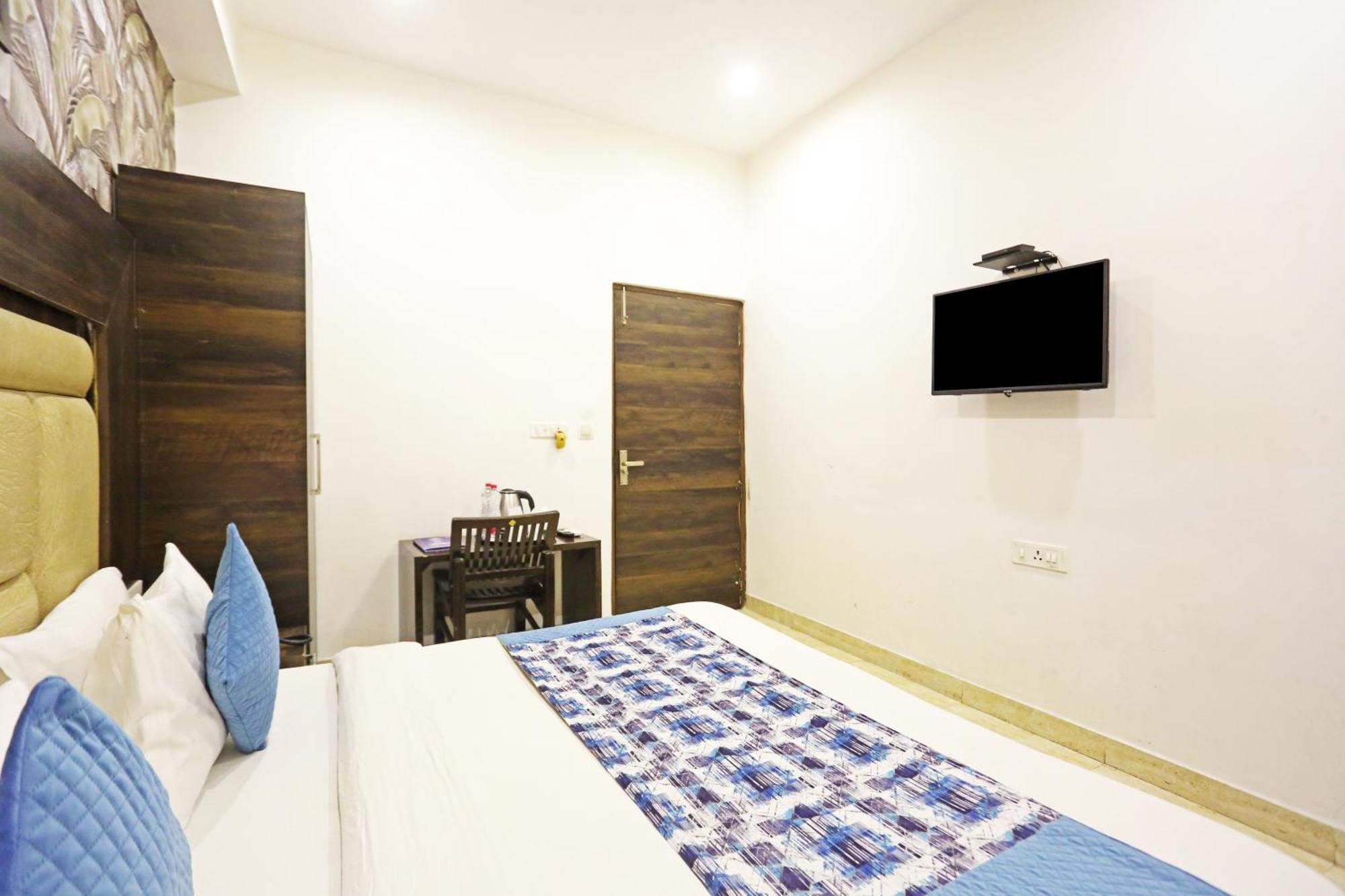 Hotel The Kiara Near Delhi Airport New Delhi Bagian luar foto