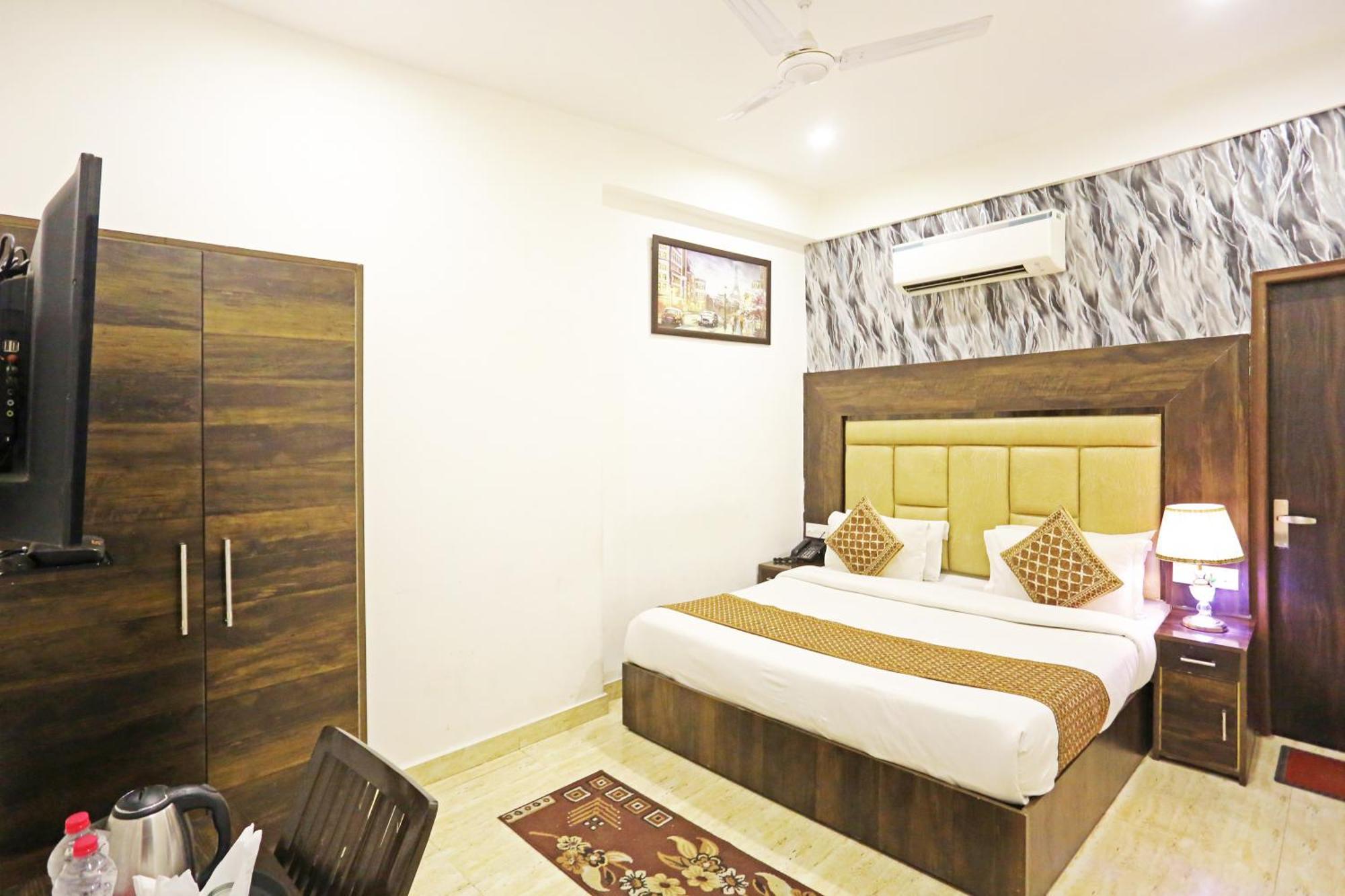 Hotel The Kiara Near Delhi Airport New Delhi Bagian luar foto