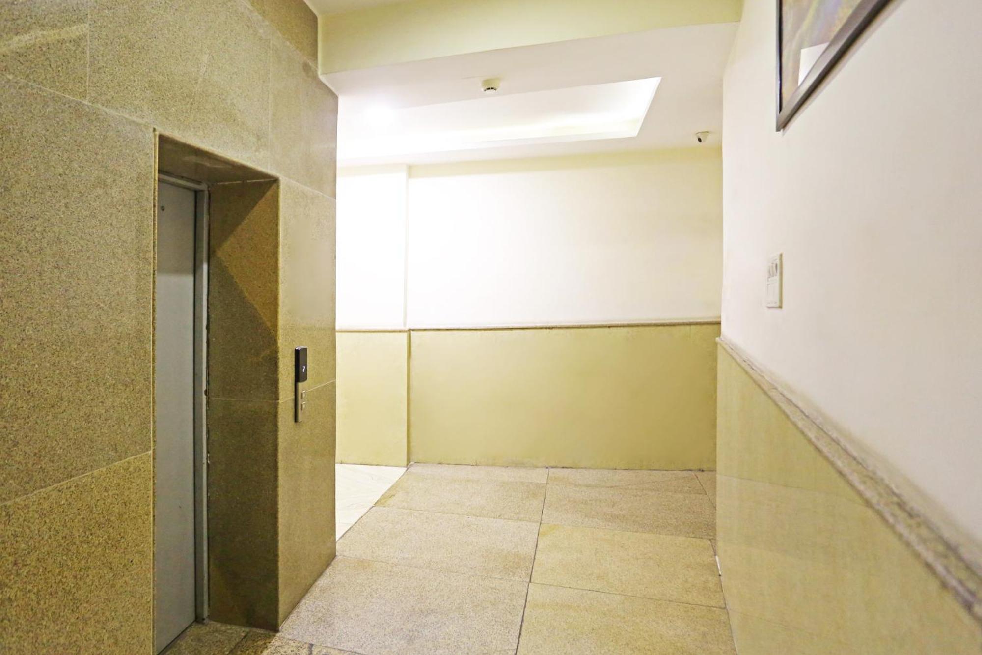 Hotel The Kiara Near Delhi Airport New Delhi Bagian luar foto