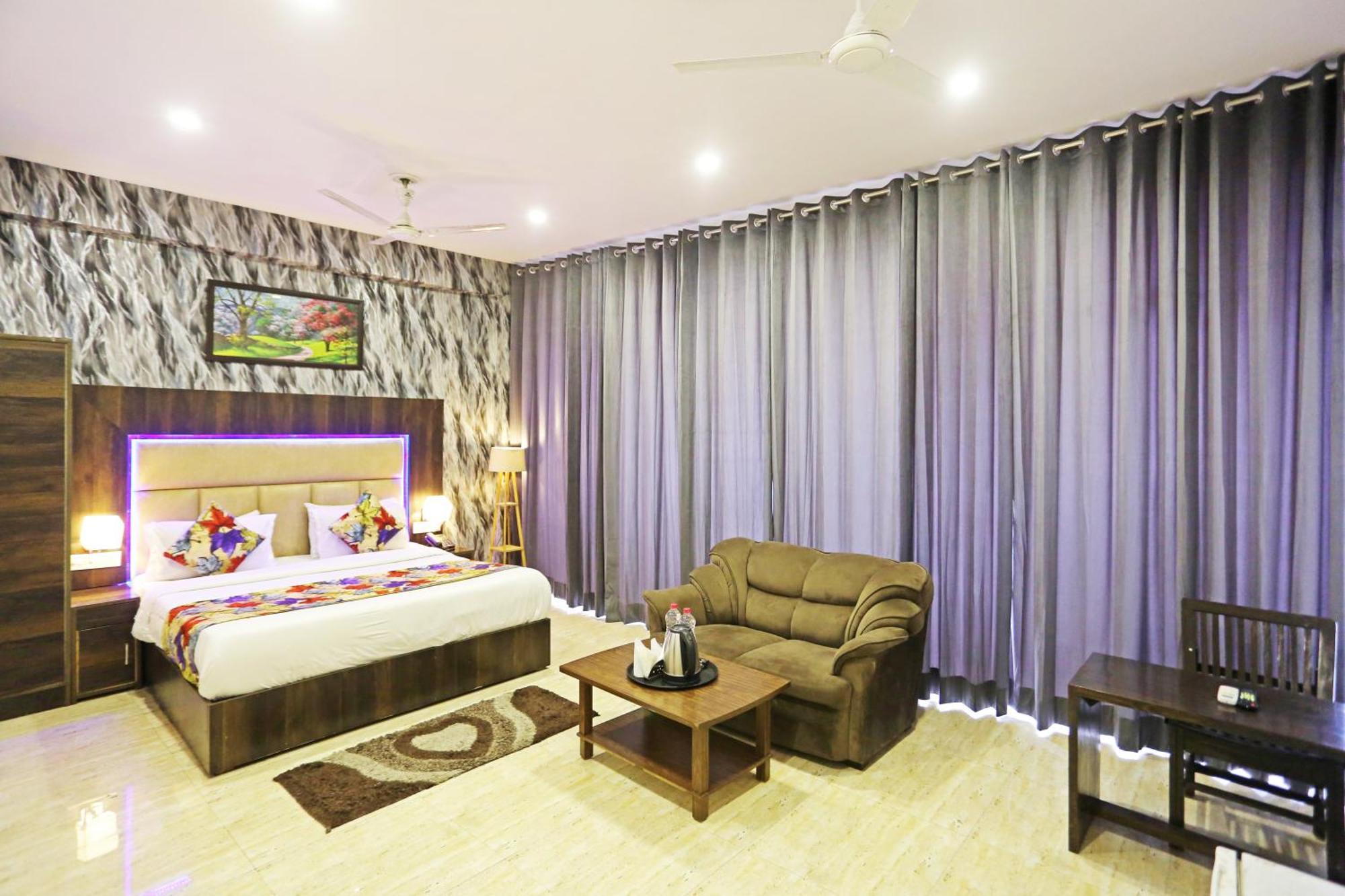 Hotel The Kiara Near Delhi Airport New Delhi Bagian luar foto