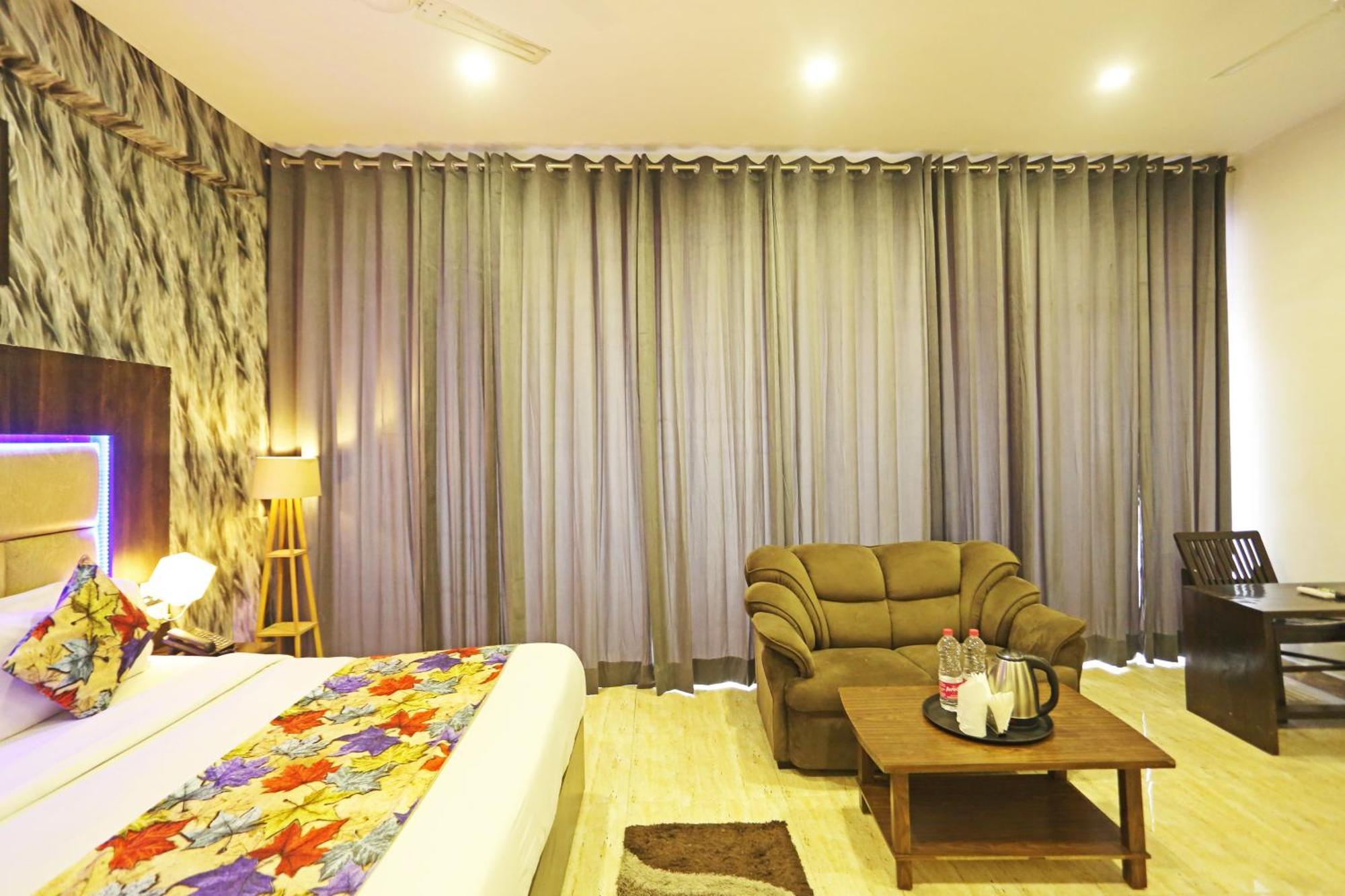Hotel The Kiara Near Delhi Airport New Delhi Bagian luar foto