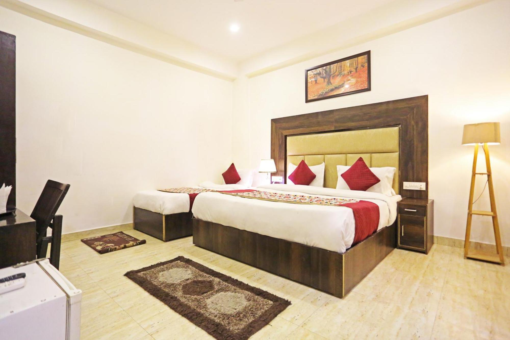 Hotel The Kiara Near Delhi Airport New Delhi Bagian luar foto